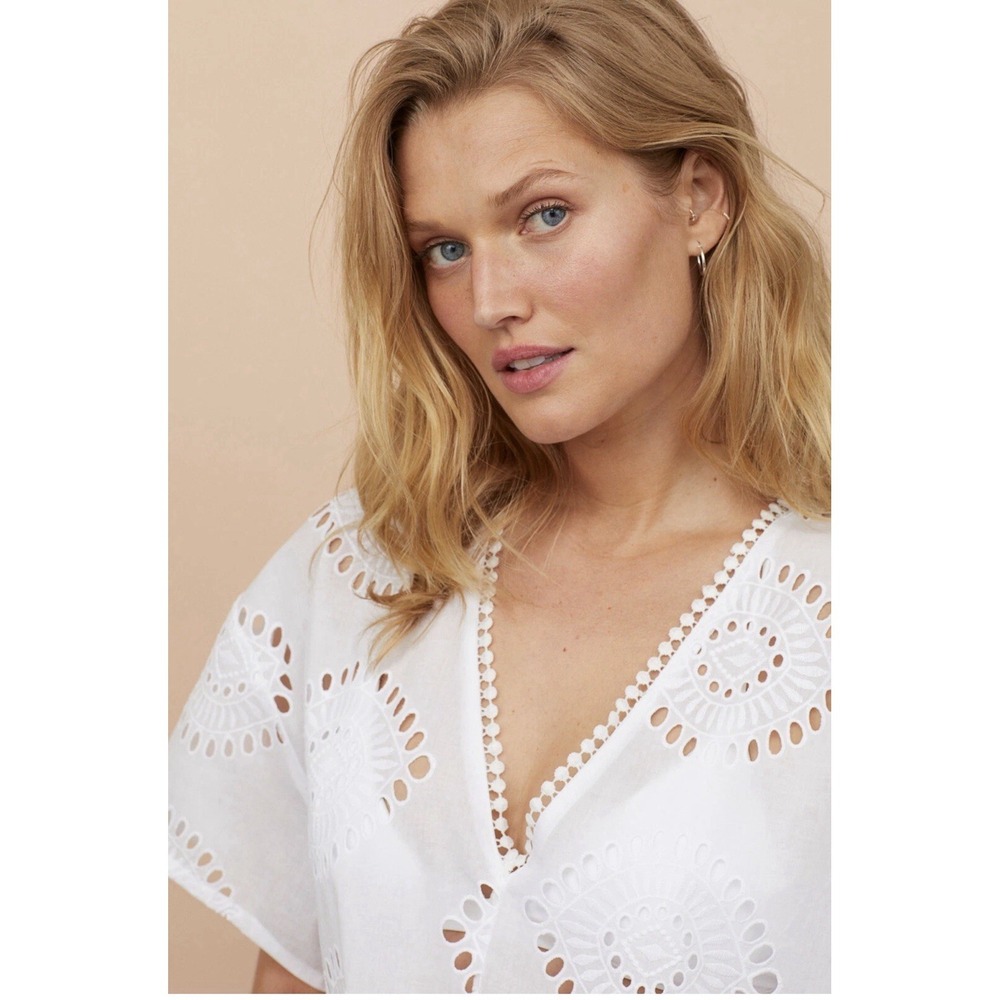 NEW H&M Cotton Beach Dress Kaftan Mini Coverup Sz M All Over Eyelet Swim White - Picture 2 of 10